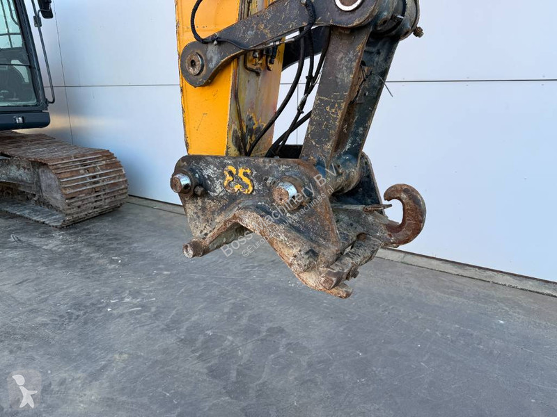 جرافة Hyundai - 360° Camera / Automatic Greasing