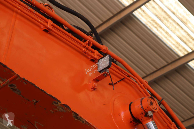 Excavator Hitachi ZAXIS 225USLC-5B