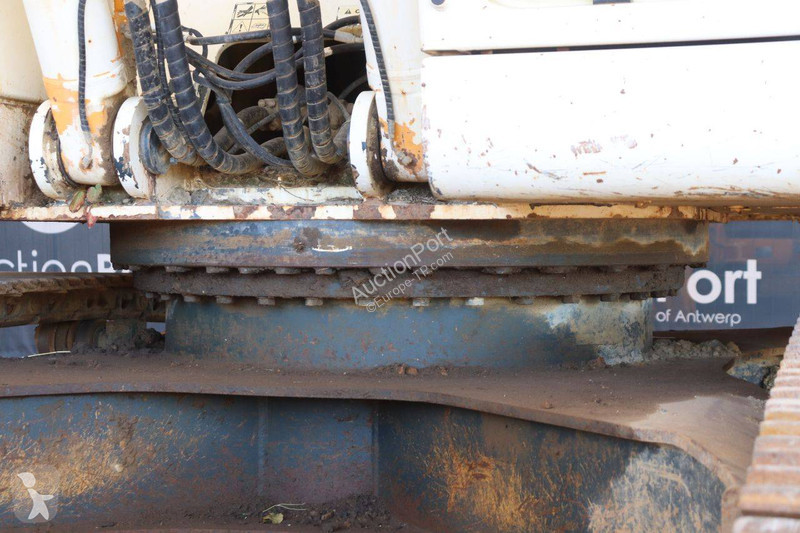 Excavator Hyundai Robex 210LC9