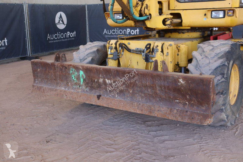 Komatsu 110R excavator
