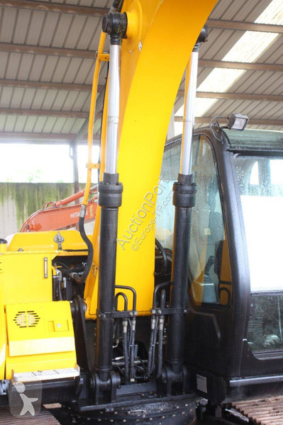Excavator JCB