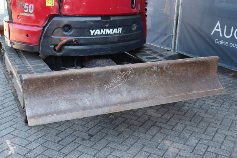 Lopatový nakládač Yanmar VIO50-6B