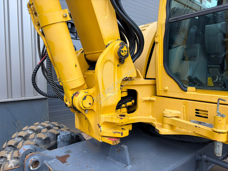 Excavadora Takeuchi TB295W-1