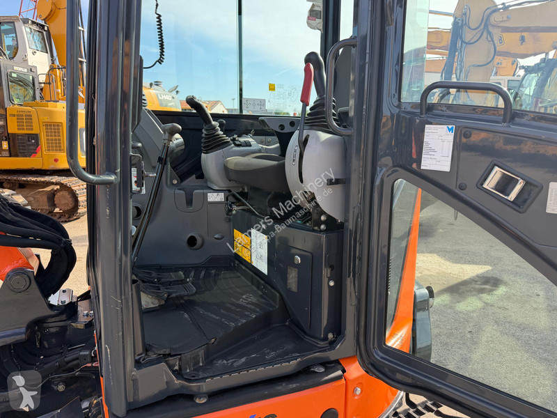 Excavadora Hitachi ZX33U-6 .