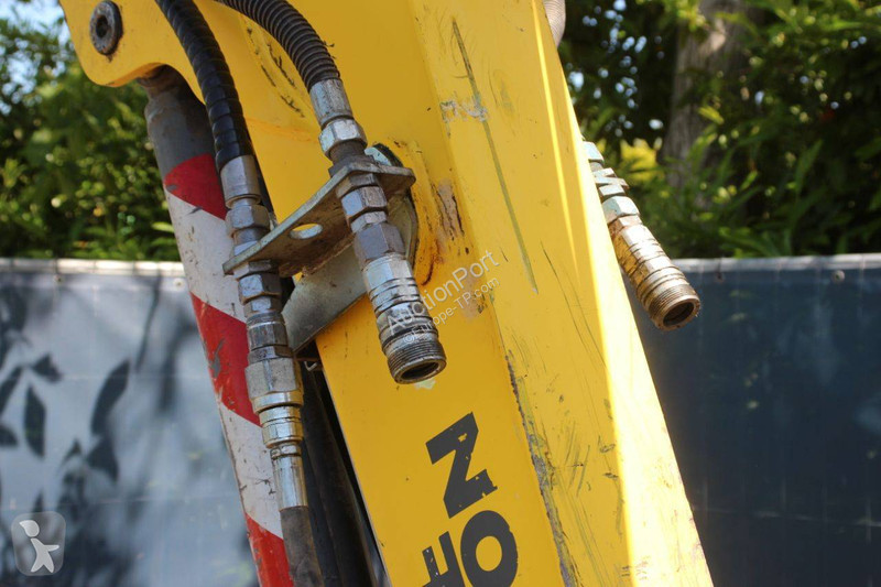 Excavadora Neuson 6503
