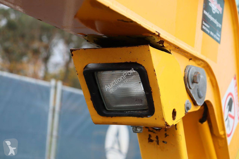 جرافة Yanmar 4