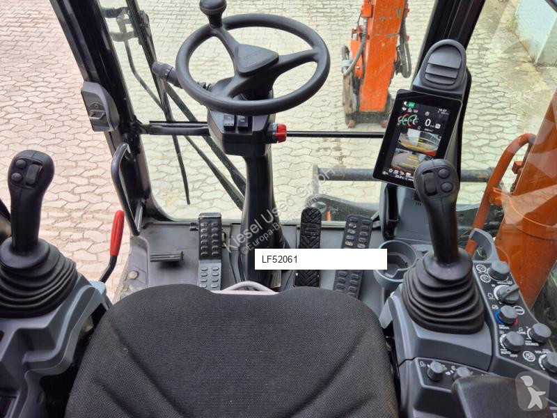 Екскаватор Hitachi ZX135W-7