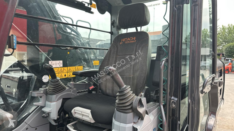 Екскаватор Hitachi 7