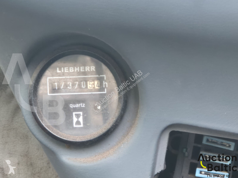 Екскаватор Liebherr
