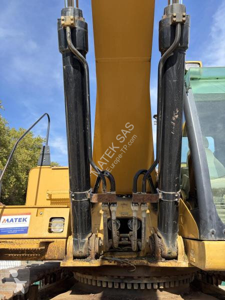 Escavadora Caterpillar