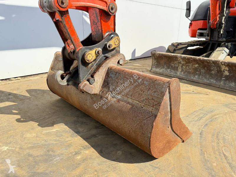 Graafmachine Kubota - Quick Coupler / Hammer Lines