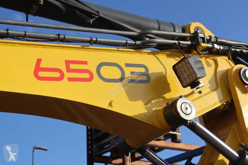 جرافة Neuson 6503