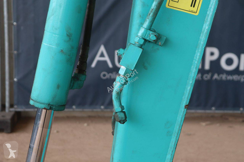 جرافة Kobelco 8