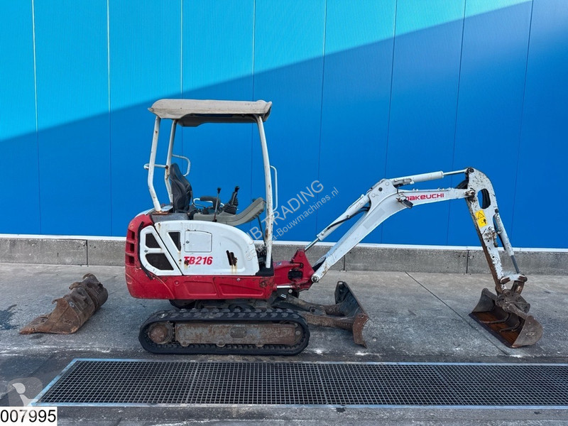 جرافة Takeuchi TB216 2700 hr, 11,5 kW, 1770 kg,...