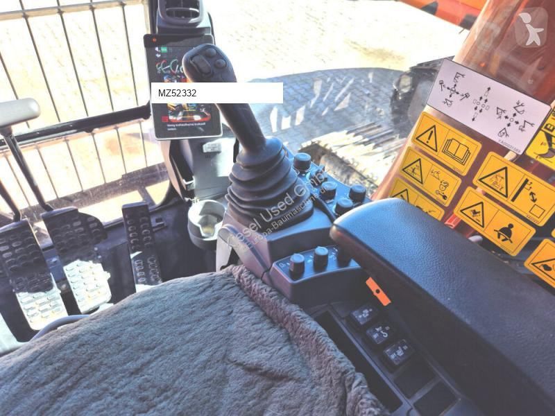 جرافة Hitachi 7