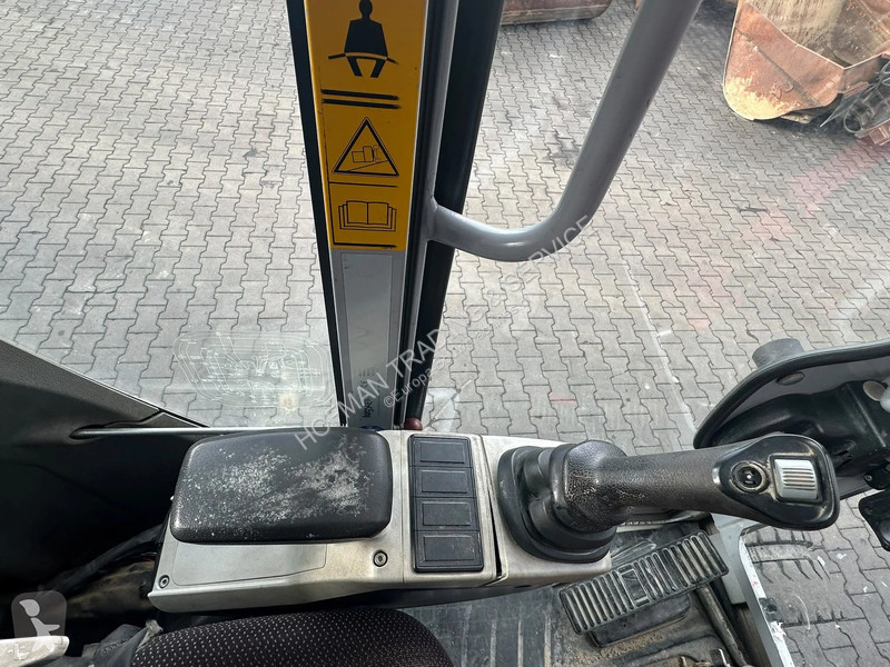 جرافة Wacker Neuson 2