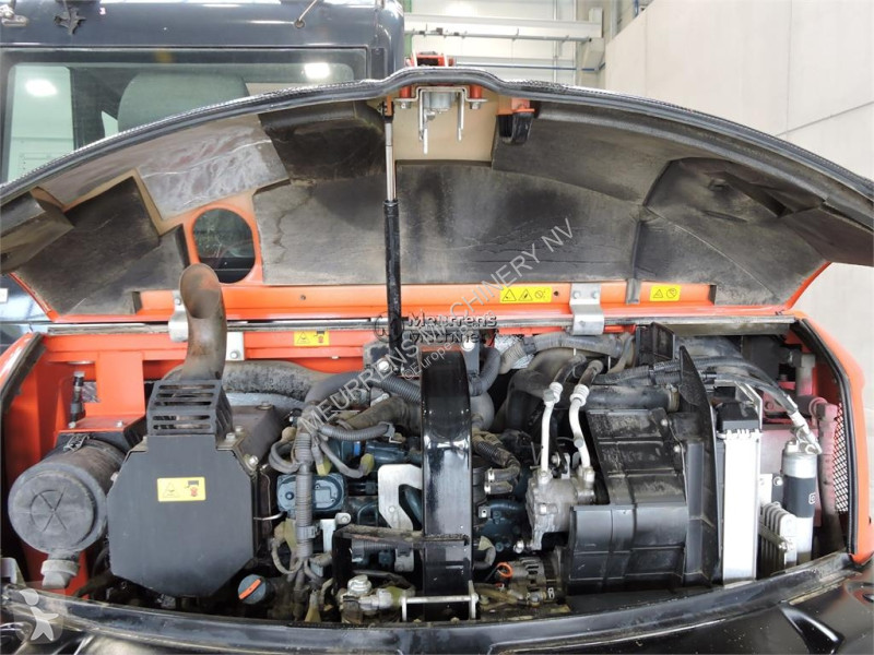جرافة Kubota KX080-4