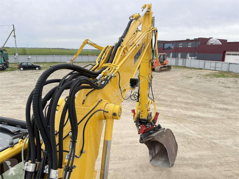 جرافة Komatsu PW 148-8