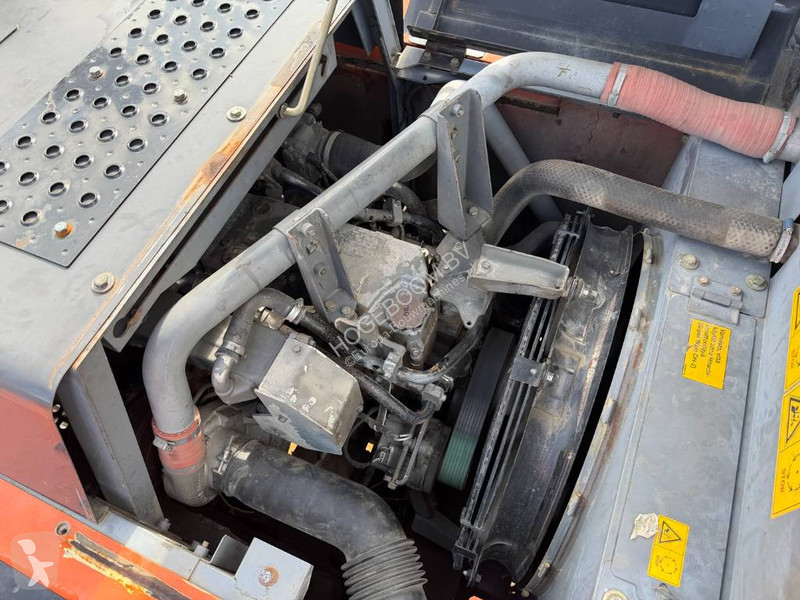 جرافة Hitachi LC5B