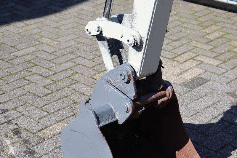 Skovel Takeuchi
