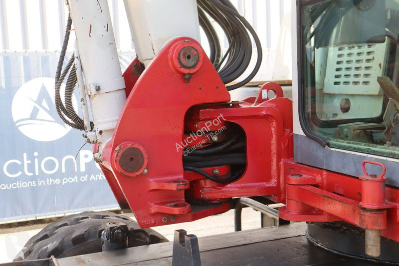Excavadora Takeuchi