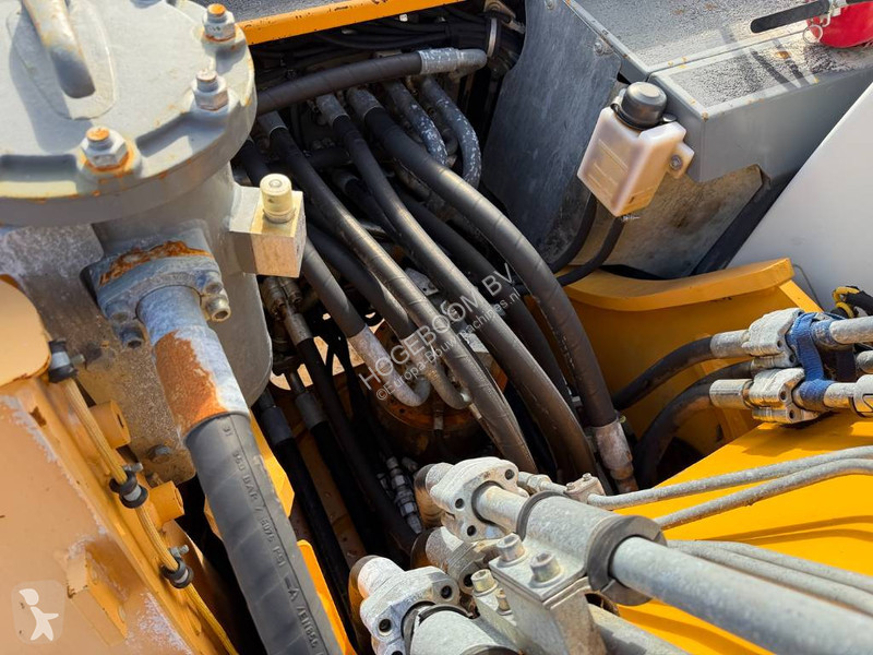 Escavadora Liebherr N LC
