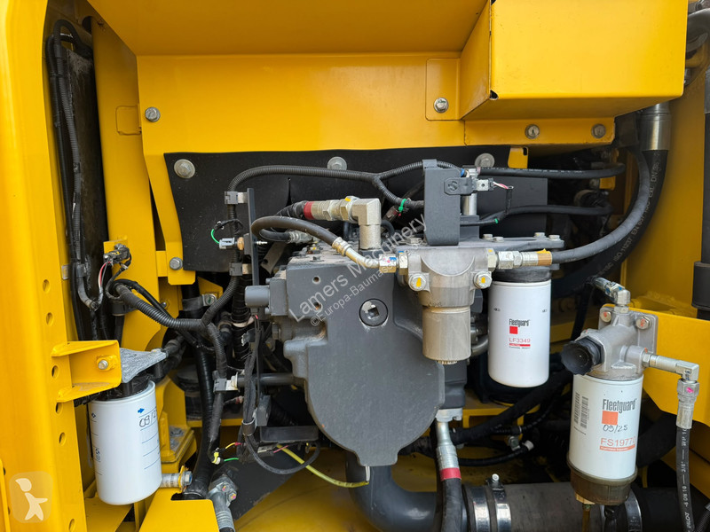 Escavadora Komatsu PC210 LC11