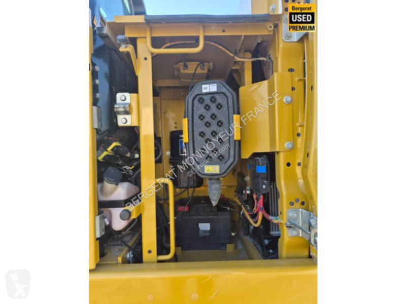 Багер Caterpillar