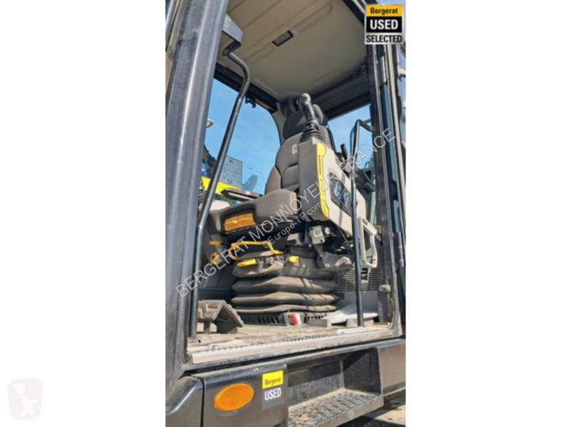Pelle Caterpillar MH3024