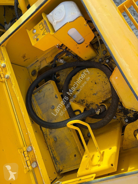 Багер Komatsu PC 210-11 .