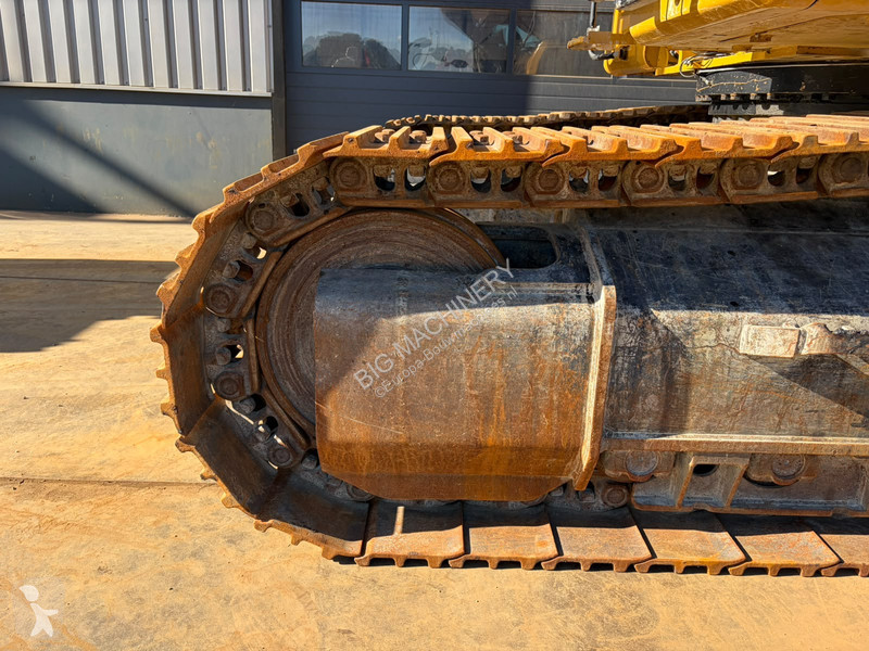 جرافة Caterpillar 07B