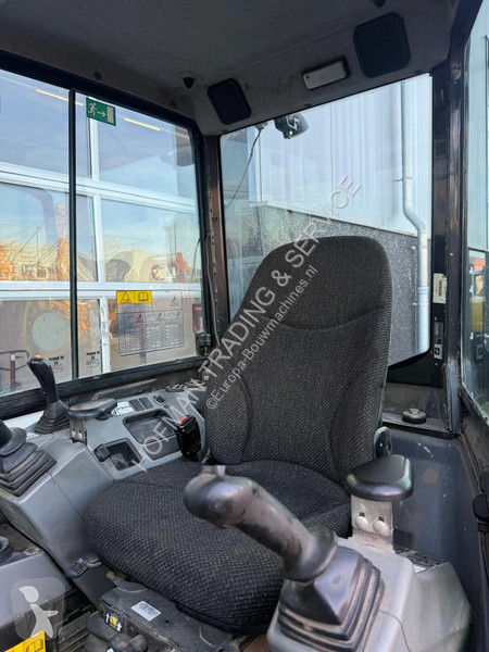 جرافة Bobcat E27z