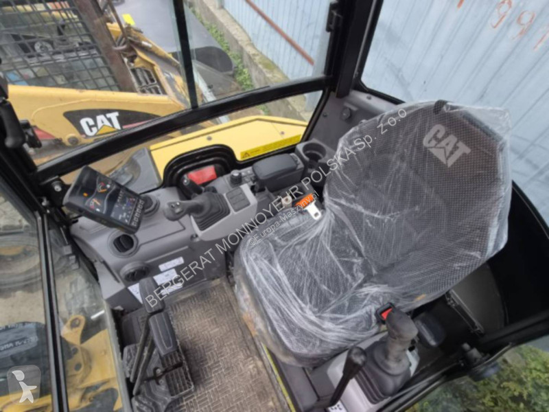 Багер Caterpillar 302.7-07CR