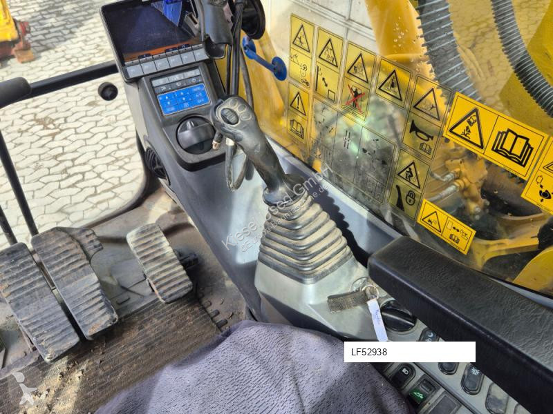 Escavadora Komatsu 10