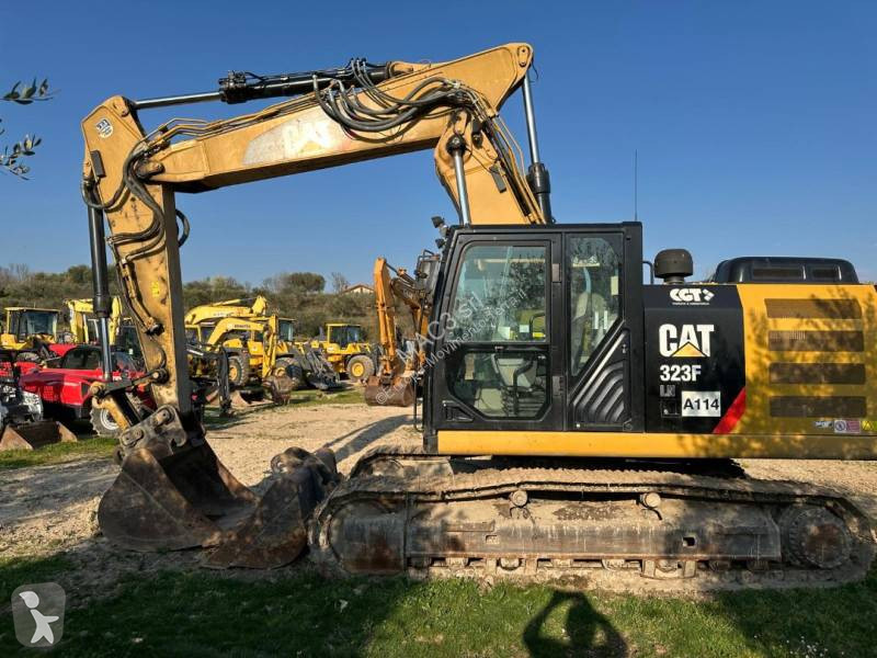 Escavadora Caterpillar
