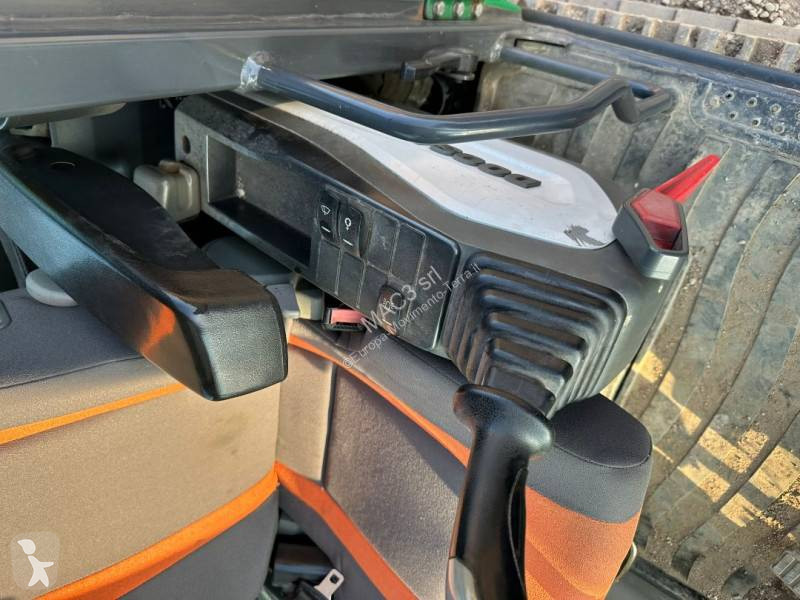 Escavadora Doosan DX235NLC