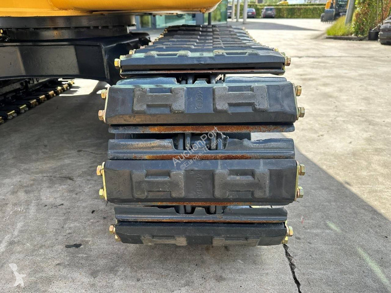 Escavadora Komatsu 7