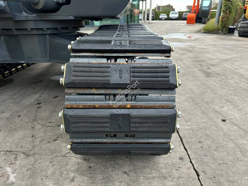 Escavadora Neuson 6003