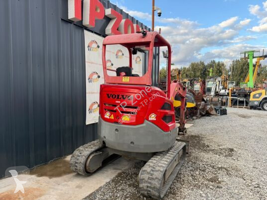 Escavadora Volvo ECR25D