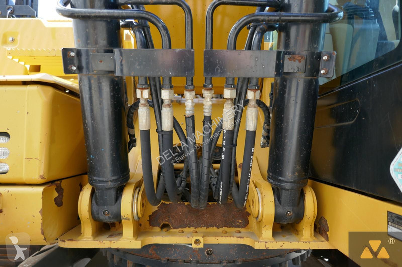 Graafmachine Caterpillar 320FL
