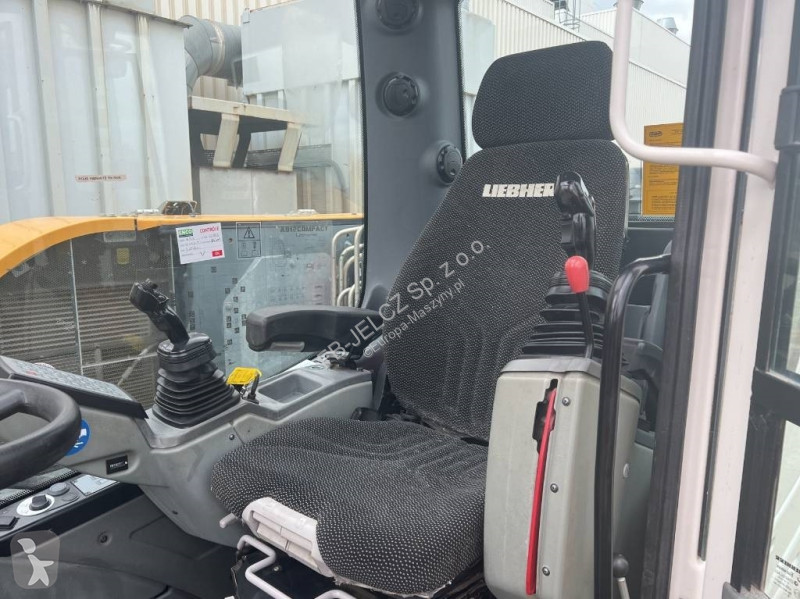 Escavadora Liebherr compact