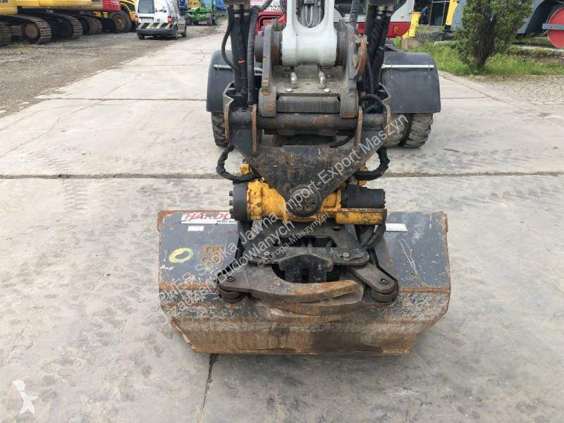 Escavadora Takeuchi TB295W