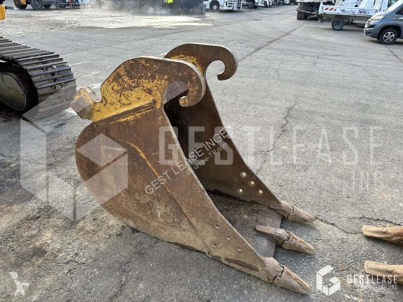 جرافة Liebherr  R930LC G8