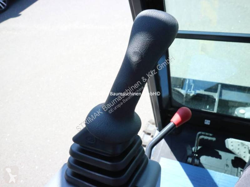 Lopatový nakládač Bobcat E 17