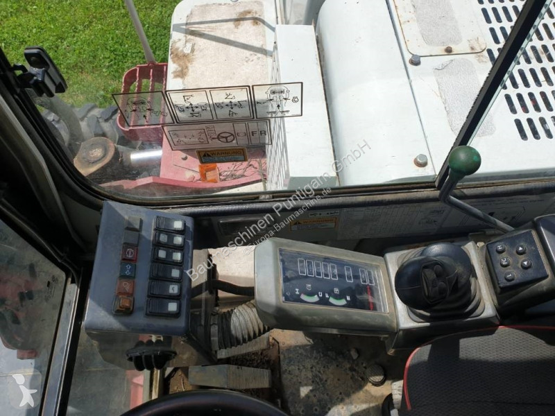 Escavadora Takeuchi