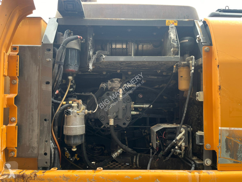 Escavadora Case CX250C