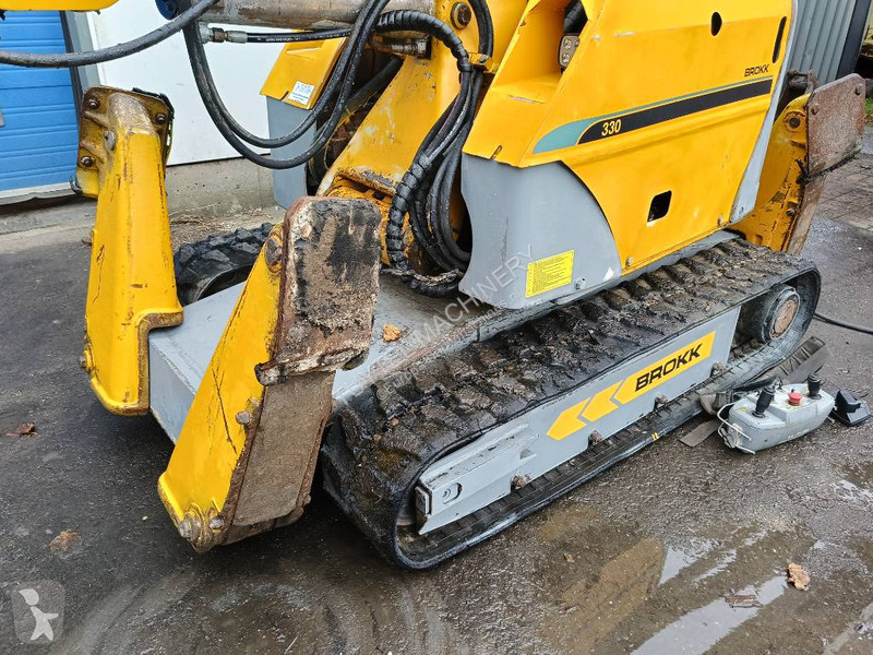 Skovl Brokk 330 remote demolition robot sloop...