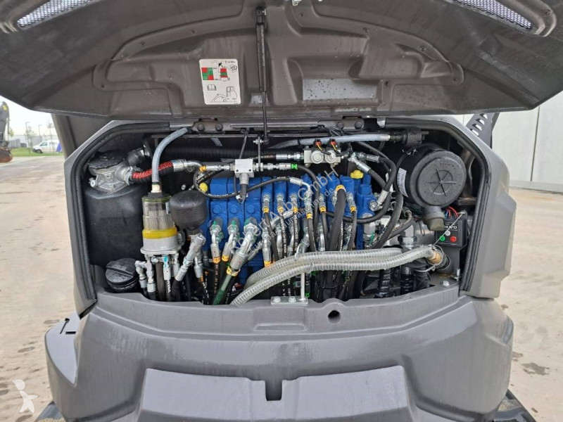 Lopatový nakládač Volvo ECR50F