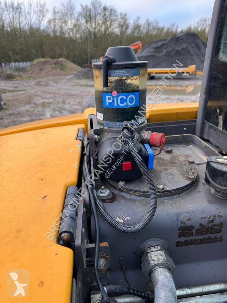 Excavator Mecalac