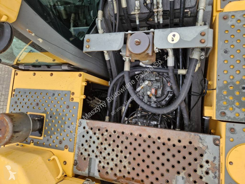 Excavadora Volvo L